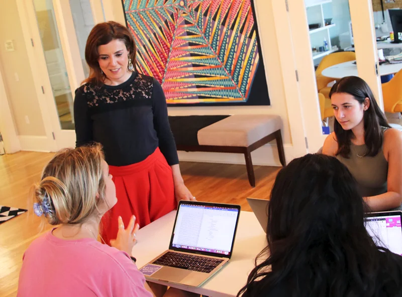 Professor Ilana M. Horwitz engages with students at Tulane University
