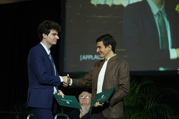 Tulane Department of Political Science professor gives award to student