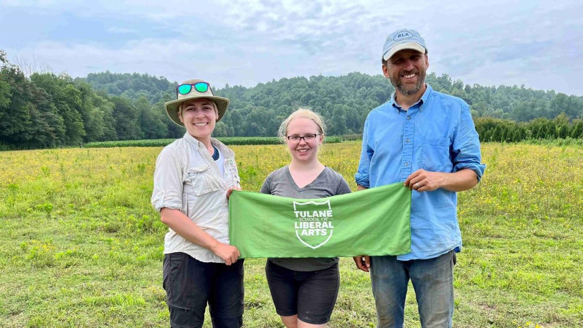 Michelle Pigott, Lauren Duncan, and Chris Rodning at an excavation at the Berry site