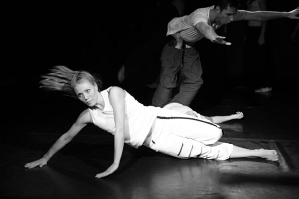 Two Kannon Dance Company dancers perform Allen's work.