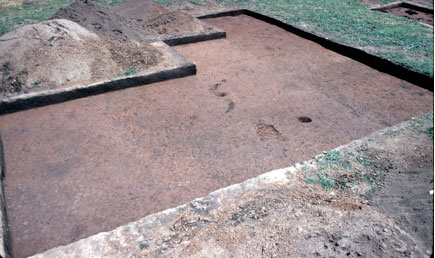 Clay and sand deposits covering the Cherokee town plaza at the Coweeta Creek in North Carolina