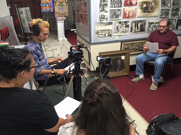 Students interviewing English speaker in Independence, LA, 2015. Photo Jarrette Allen