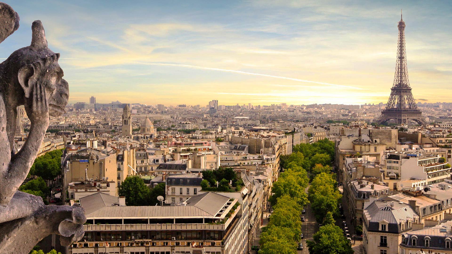 French & Italian Study Abroad Programs. Parisian cityscape.