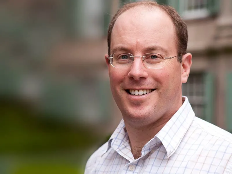 Headshot of Adam Mendelsohn 