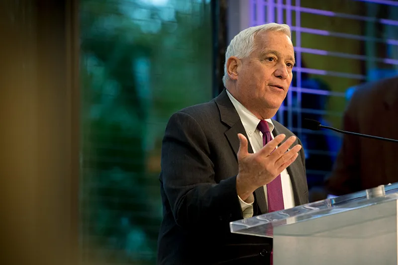 Walter Isaacson, Professor of History